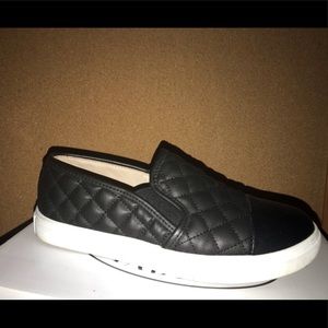 Steve Madden slip on